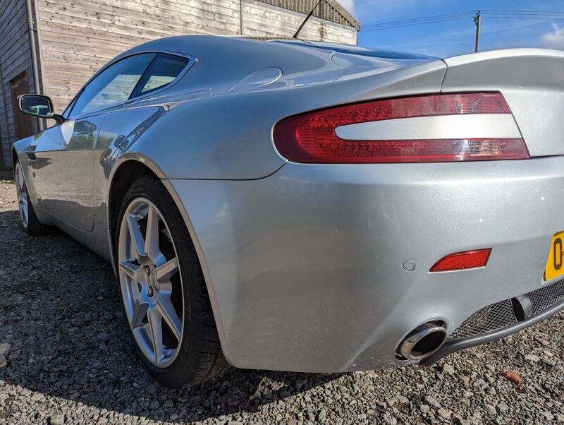 ASTON MARTIN VANTAGE V8 2005