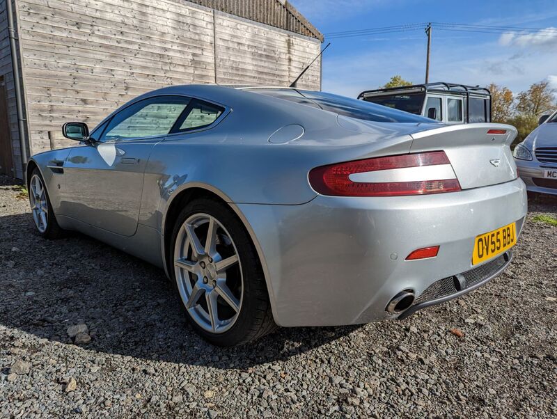 ASTON MARTIN VANTAGE V8 2005