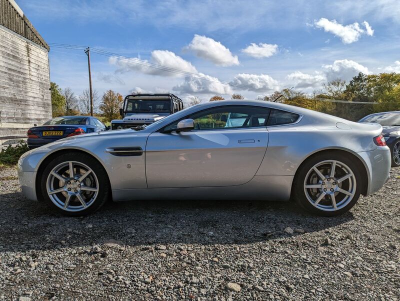 ASTON MARTIN VANTAGE V8 2005