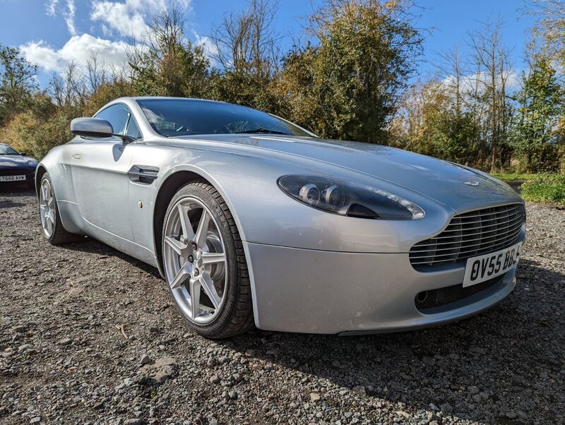 ASTON MARTIN VANTAGE V8 2005